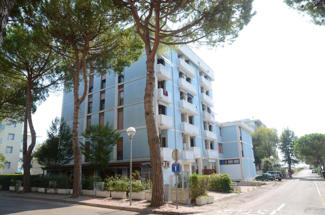 Appartamenti Bristol Бибионе Экстерьер фото